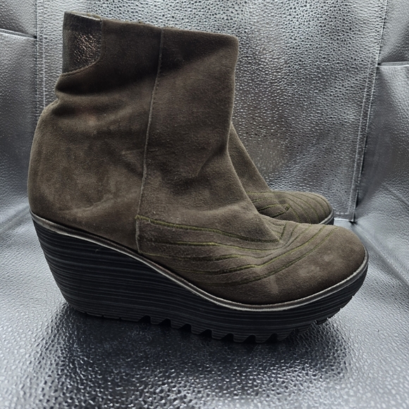 Fly London Shoes - Fly london wedge Ankle Boots size 7.5 (38)